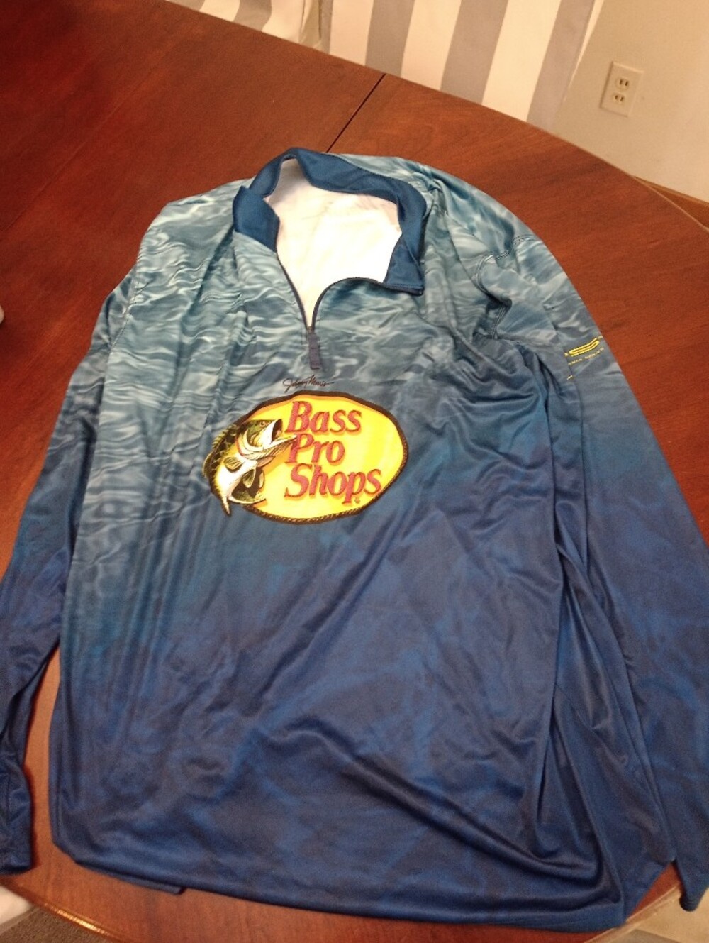 Bass Pro Shops Blue Gradient Fishing Pullover